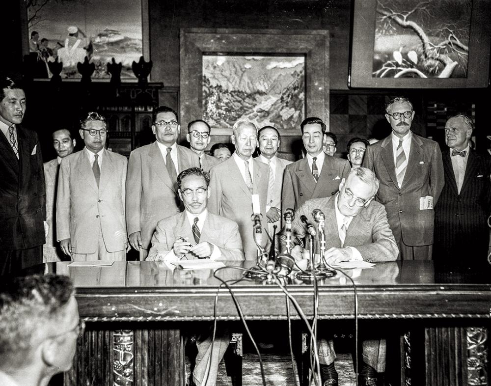 �ݰ����� �������� �̱��� �����ߴ� �ѹ� ��ȣ�������� &copy; �ѹ̵��� 70�ֳ� ��� Ư�� ������